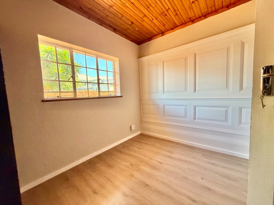 5 Bedroom Property for Sale in Bluewater Bay Eastern Cape